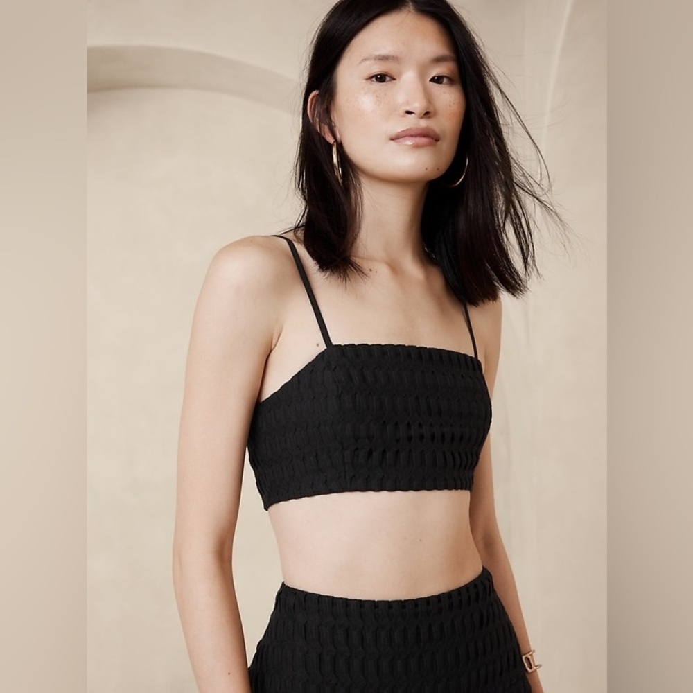 BR black crop top